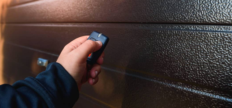 automatic door opener with remote control in Blackhawk